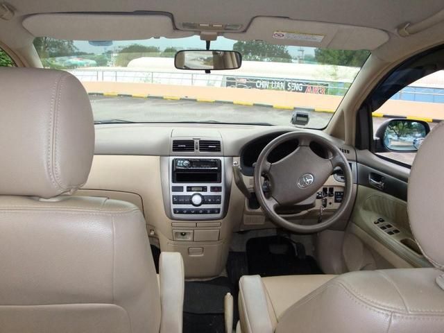 2004 Toyota Ipsum