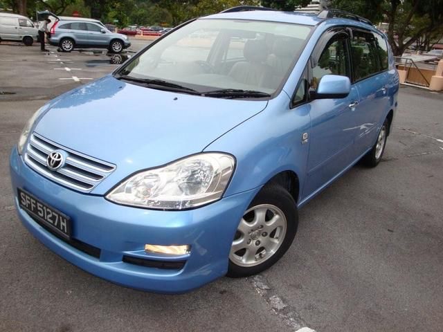 2004 Toyota Ipsum
