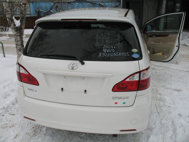 2004 Toyota Ipsum