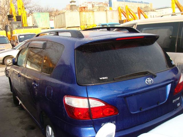 2004 Toyota Ipsum
