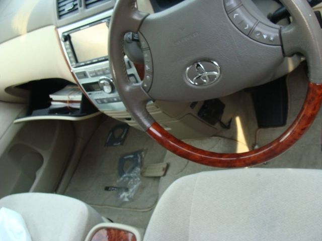 2004 Toyota Ipsum