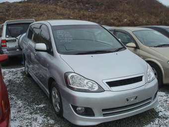 2004 Toyota Ipsum