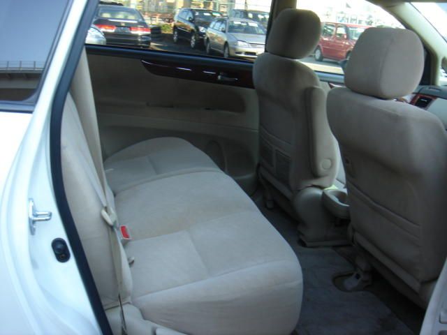 2004 Toyota Ipsum