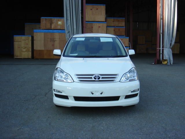 2004 Toyota Ipsum