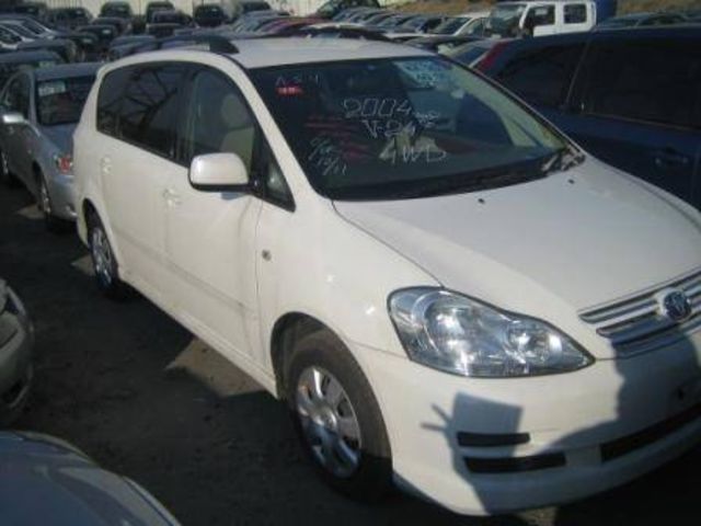 2004 Toyota Ipsum