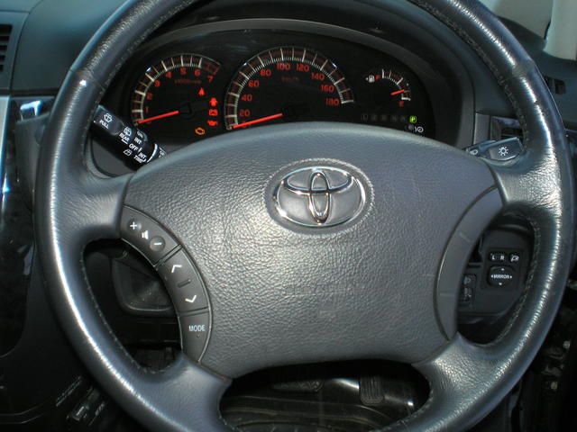 2004 Toyota Ipsum