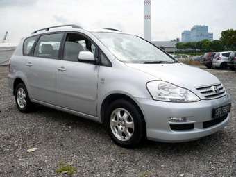 2004 Toyota Ipsum