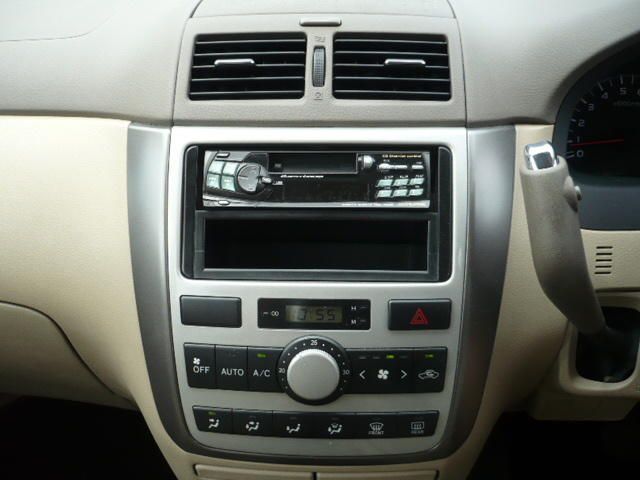 2004 Toyota Ipsum