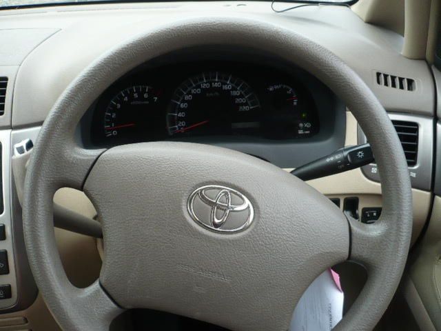 2004 Toyota Ipsum