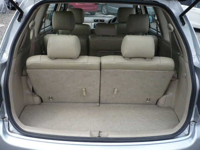 2004 Toyota Ipsum