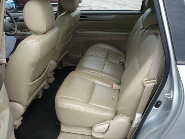 2004 Toyota Ipsum