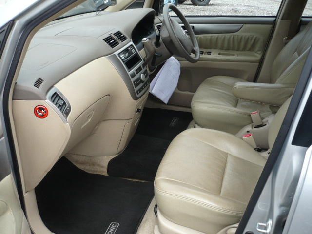 2004 Toyota Ipsum