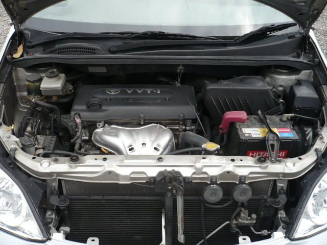 2004 Toyota Ipsum