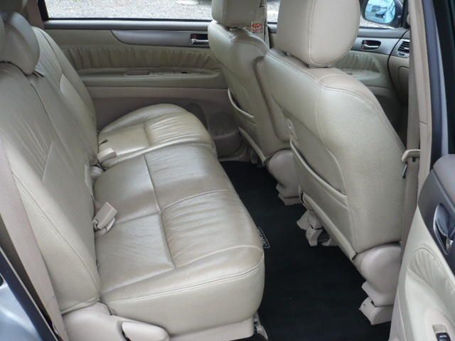 2004 Toyota Ipsum