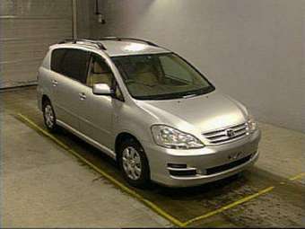 2004 Toyota Ipsum