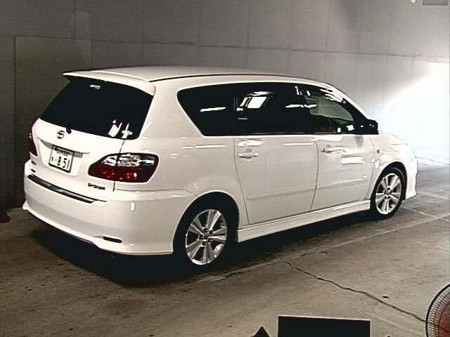 2004 Toyota Ipsum