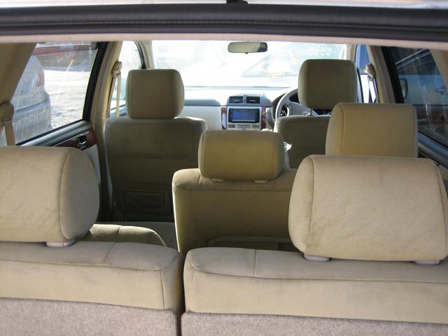 2004 Toyota Ipsum