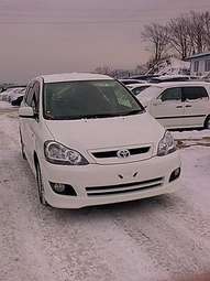 2004 Toyota Ipsum