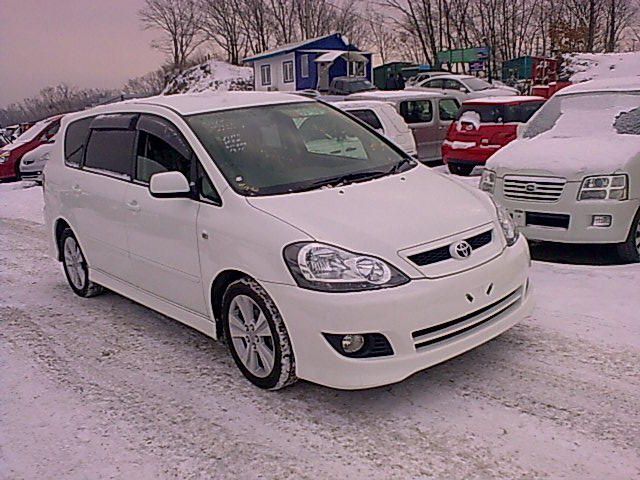 2004 Toyota Ipsum