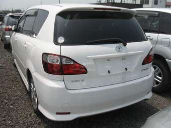 2004 Toyota Ipsum