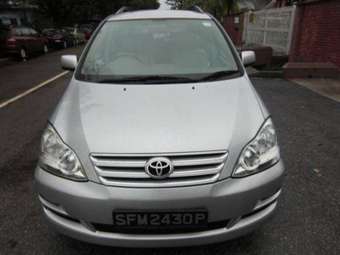 2004 Toyota Ipsum