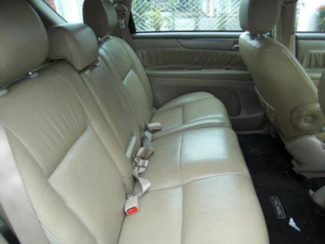 2004 Toyota Ipsum