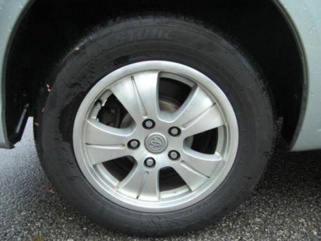 2004 Toyota Ipsum