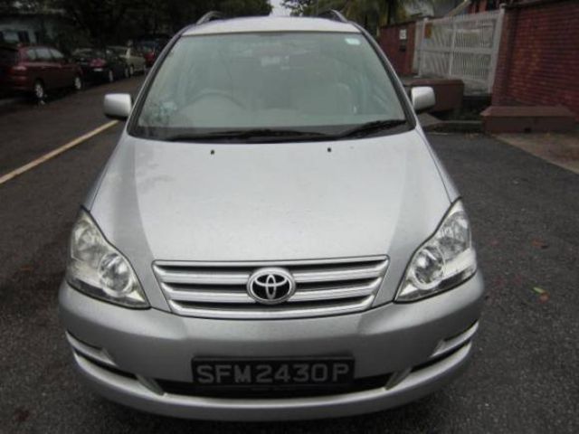 2004 Toyota Ipsum