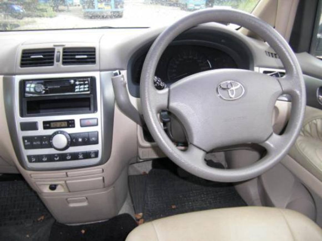 2004 Toyota Ipsum