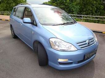 2004 Toyota Ipsum Pics