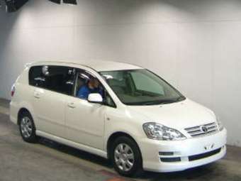 2004 Toyota Ipsum