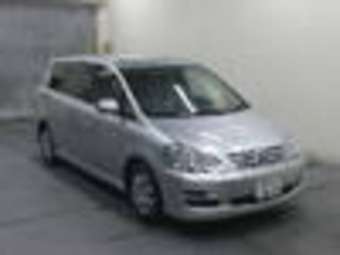 2004 Toyota Ipsum Photos