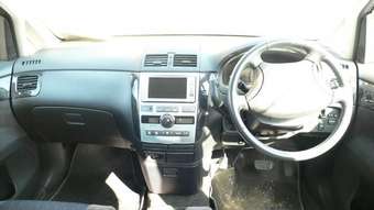 2004 Toyota Ipsum Pics