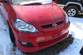 2004 Toyota Ipsum Photos