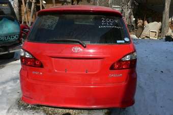 2004 Toyota Ipsum Pictures