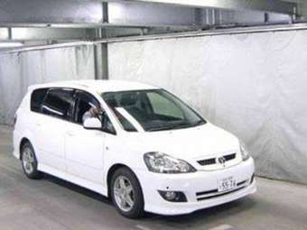2004 Toyota Ipsum Pictures