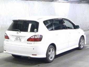 2004 Toyota Ipsum Pics