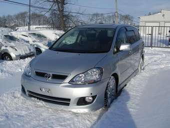 2004 Toyota Ipsum Wallpapers