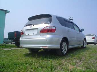 2004 Toyota Ipsum Pictures
