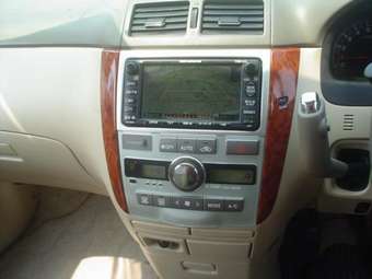 2004 Toyota Ipsum Pictures