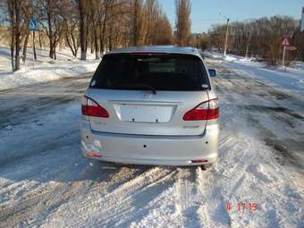 2004 Toyota Ipsum Pictures