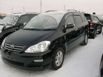 2004 Toyota Ipsum Photos