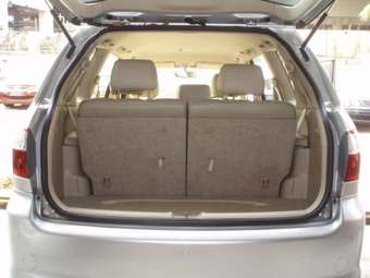 2004 Toyota Ipsum Pictures