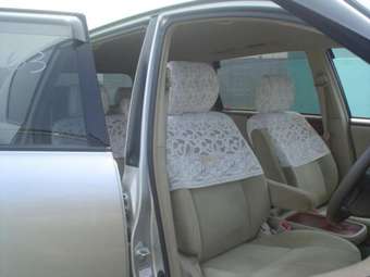 2004 Toyota Ipsum Photos