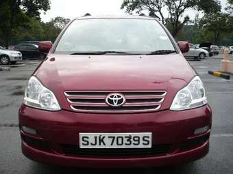 2004 Toyota Ipsum Pictures