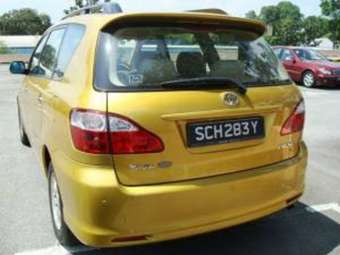 2004 Toyota Ipsum Images