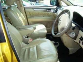2004 Toyota Ipsum Pictures