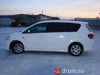 2004 Toyota Ipsum Pictures