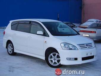 2004 Toyota Ipsum Photos