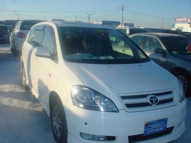 2004 Toyota Ipsum